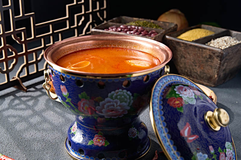 景泰蓝小火锅汤底番茄菌汤锅底