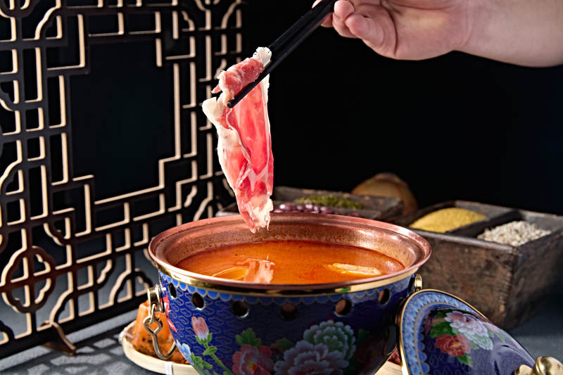 景泰蓝小火锅汤底番茄菌汤锅底