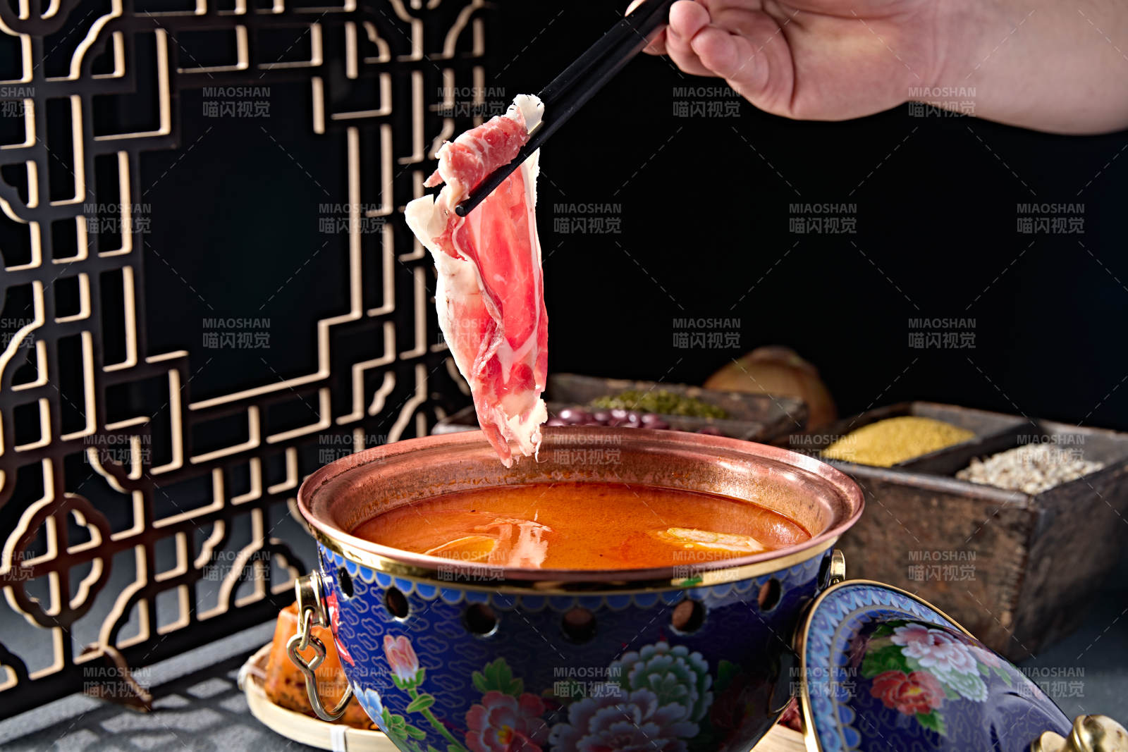 景泰蓝小火锅汤底番茄菌汤锅底