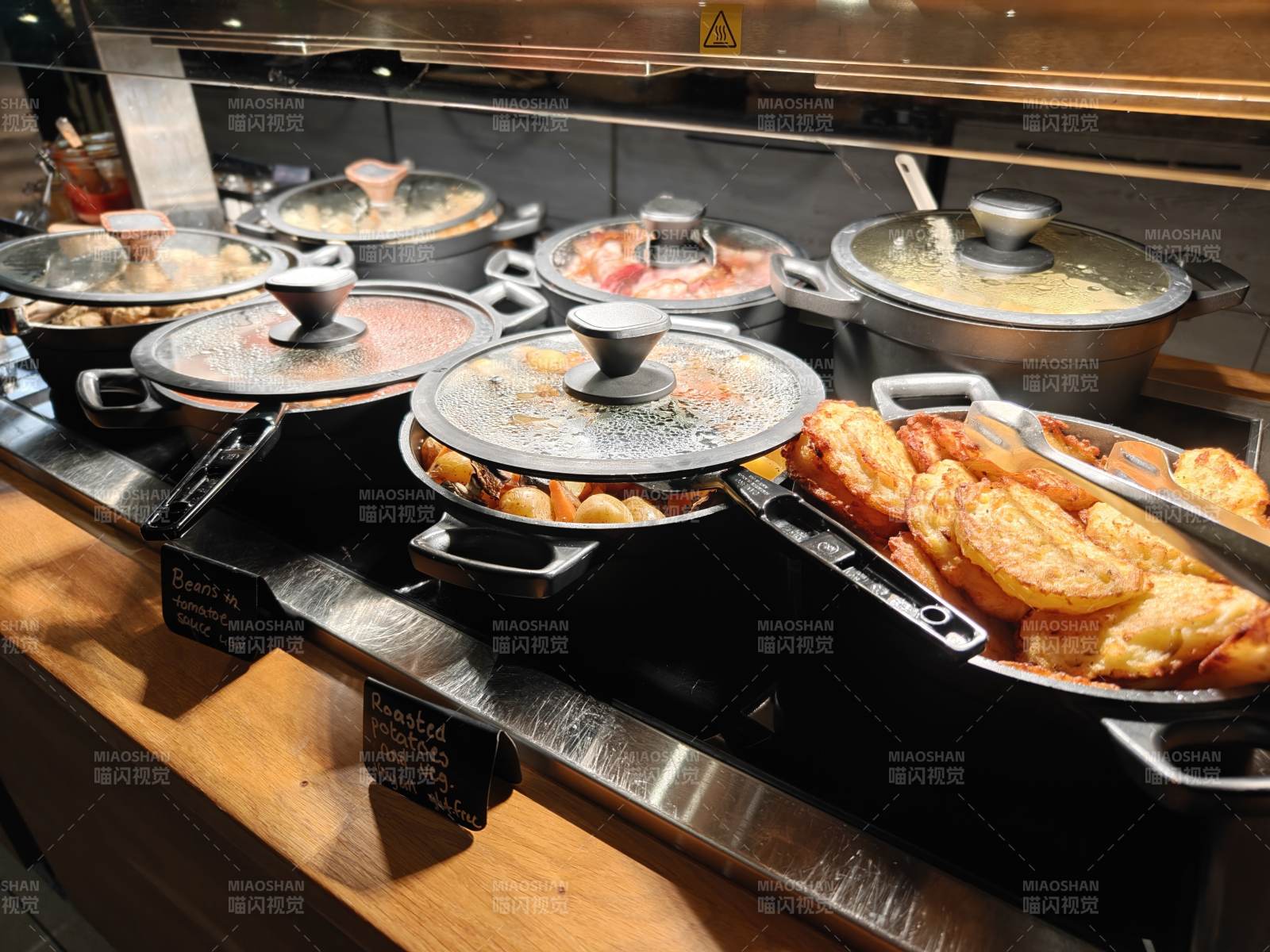 自助餐美食展示