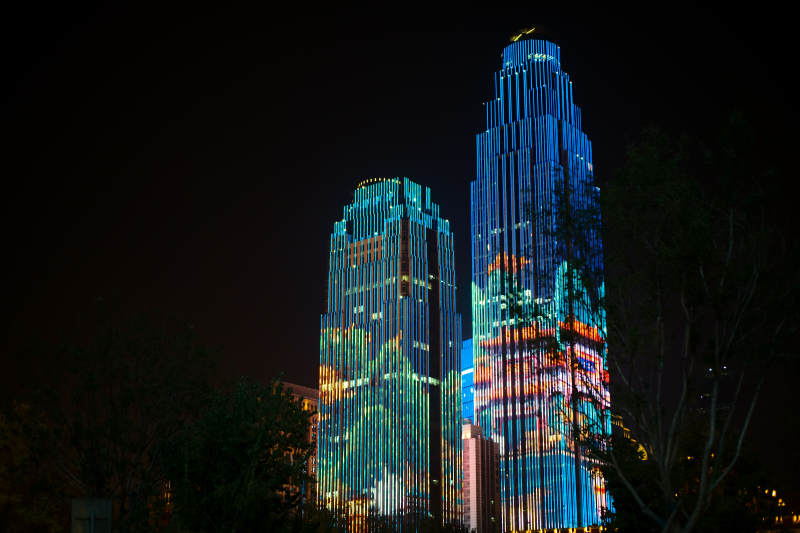 天津—夜幕下的双塔光影