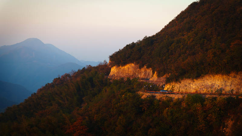 杭州富阳安顶山 山间公路晨曦美景