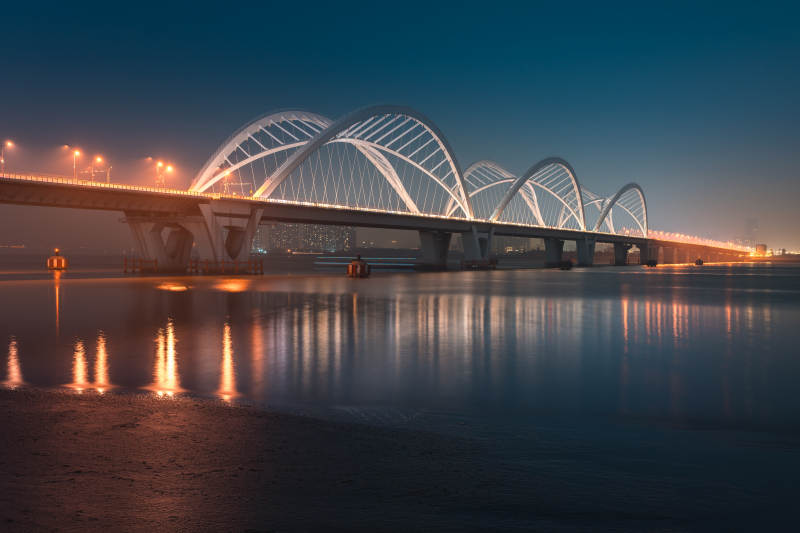杭州钱塘江九堡大桥 夜桥映水光