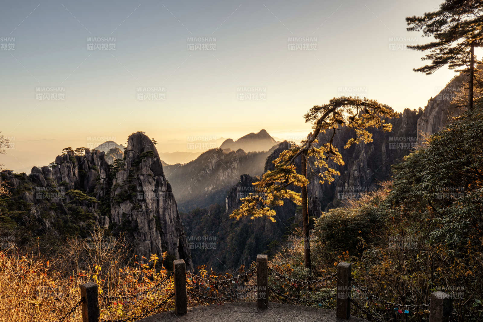 山间秋色美如画