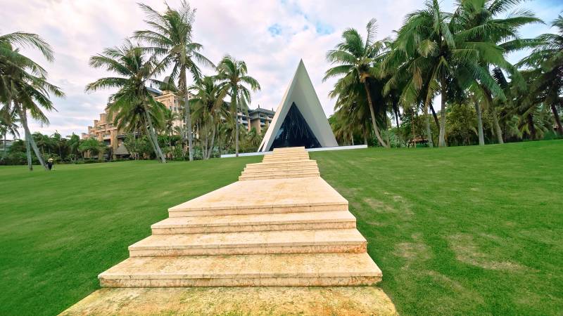 海南陵水清水湾莱佛士酒店金字塔型建筑