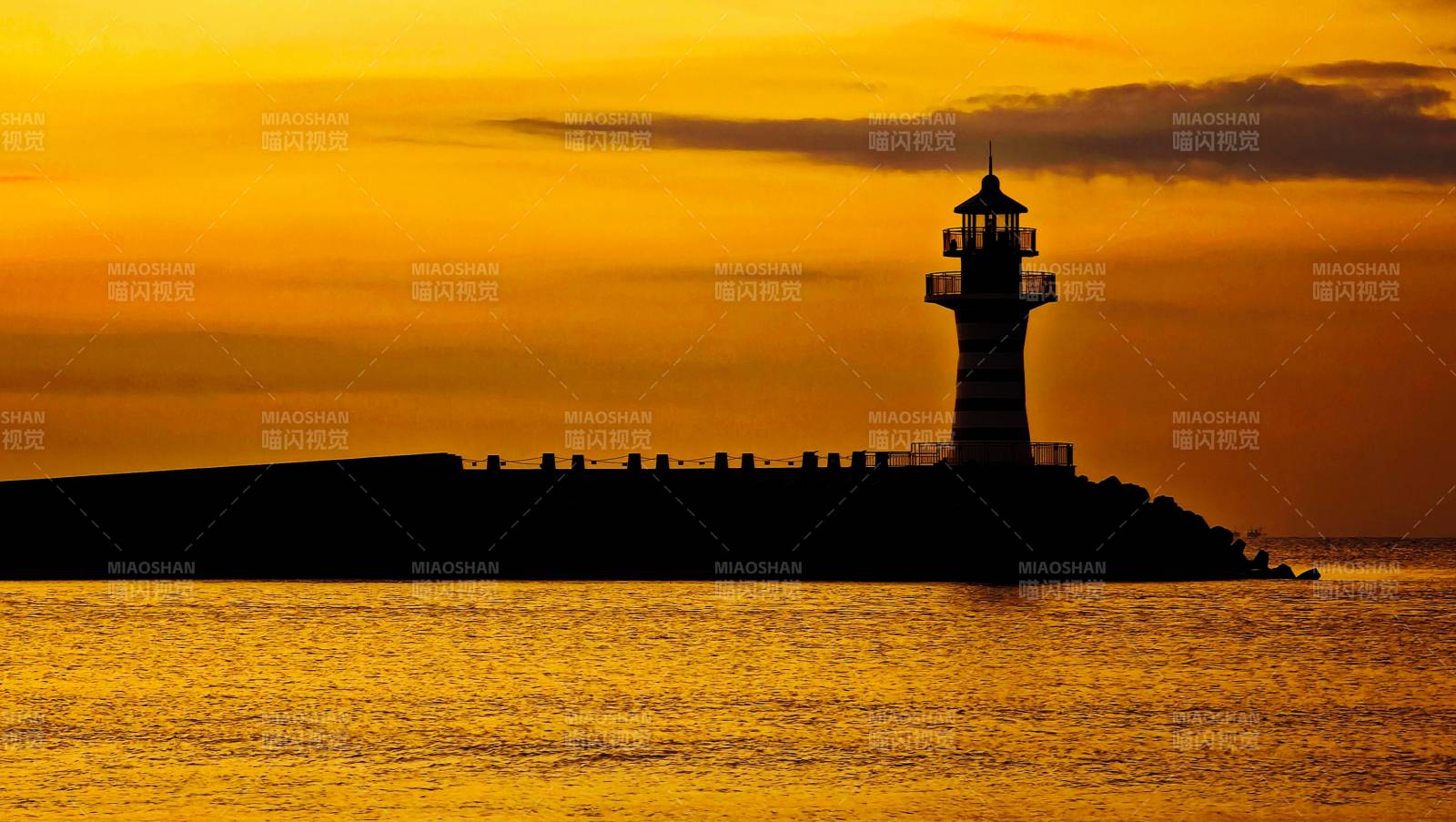 灯塔夕照