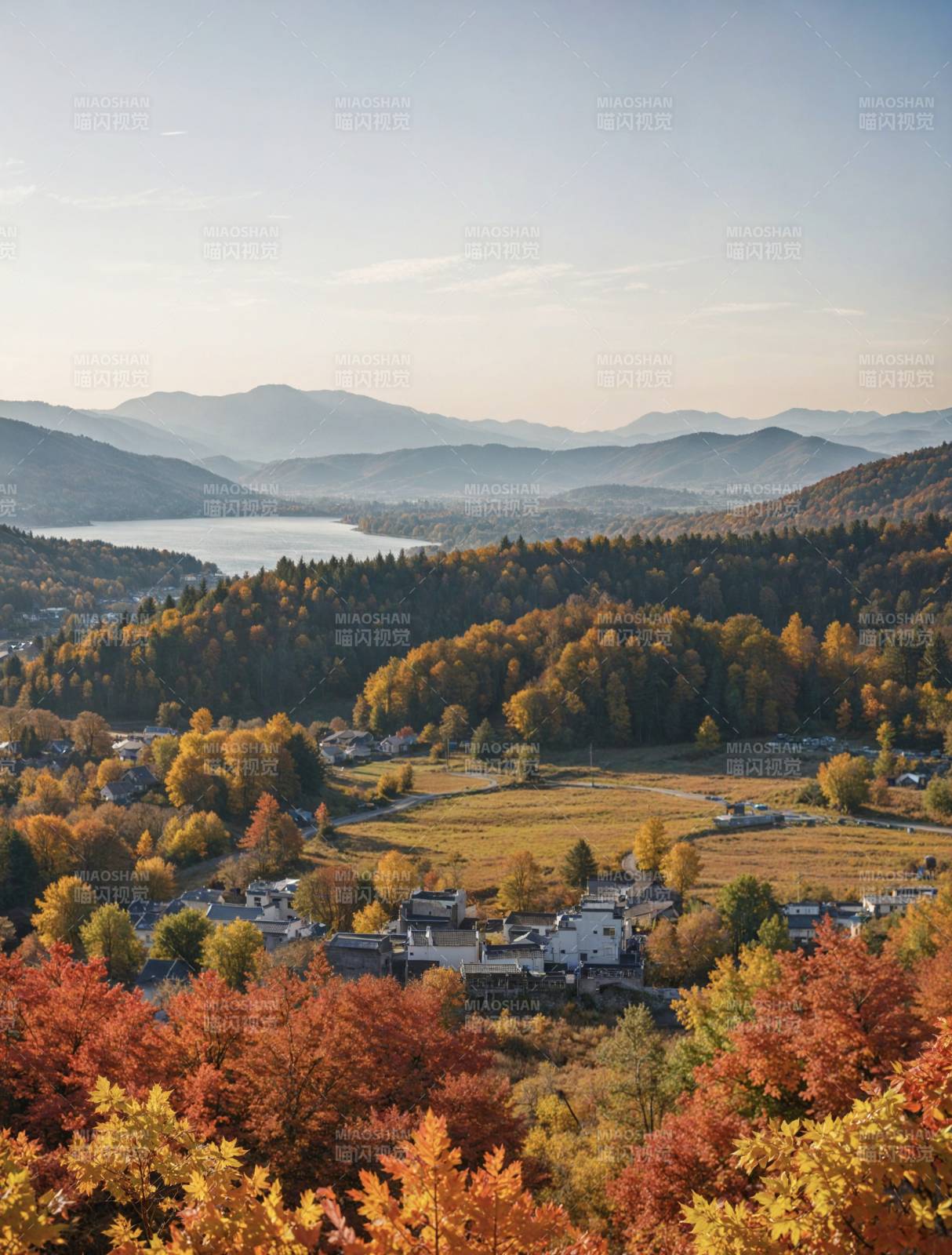 安徽省黄山市皖南秋山湖畔风光