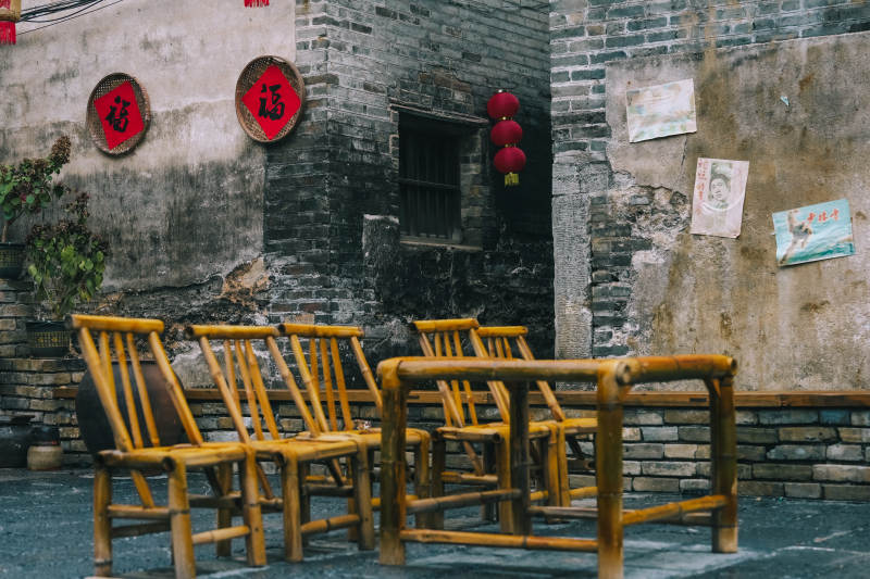 老巷竹椅静时光