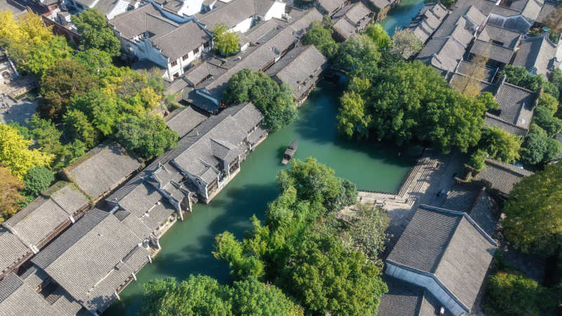 水乡古韵 绿树环绕