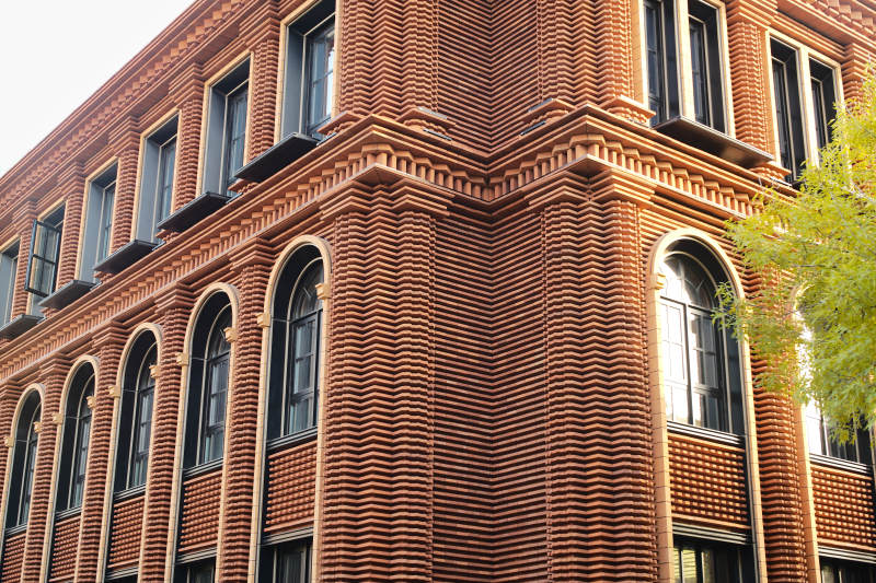 天津钟书阁—红砖建筑角落特写