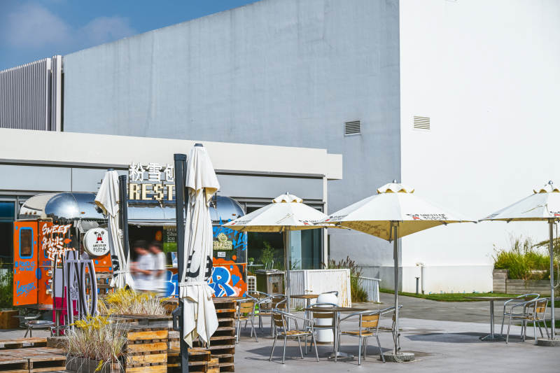 阿那亚户外咖啡馆一角