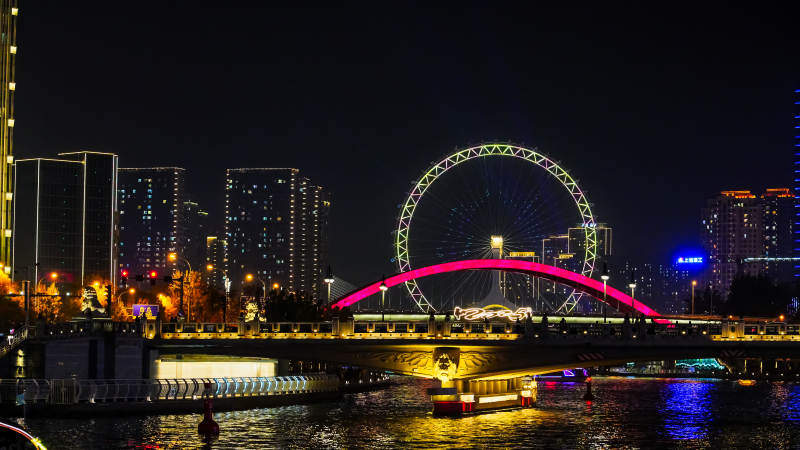 天津夜景摩天輪與橋