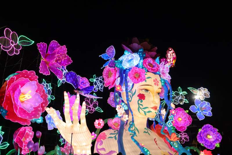 云南花漾女神夜光秀