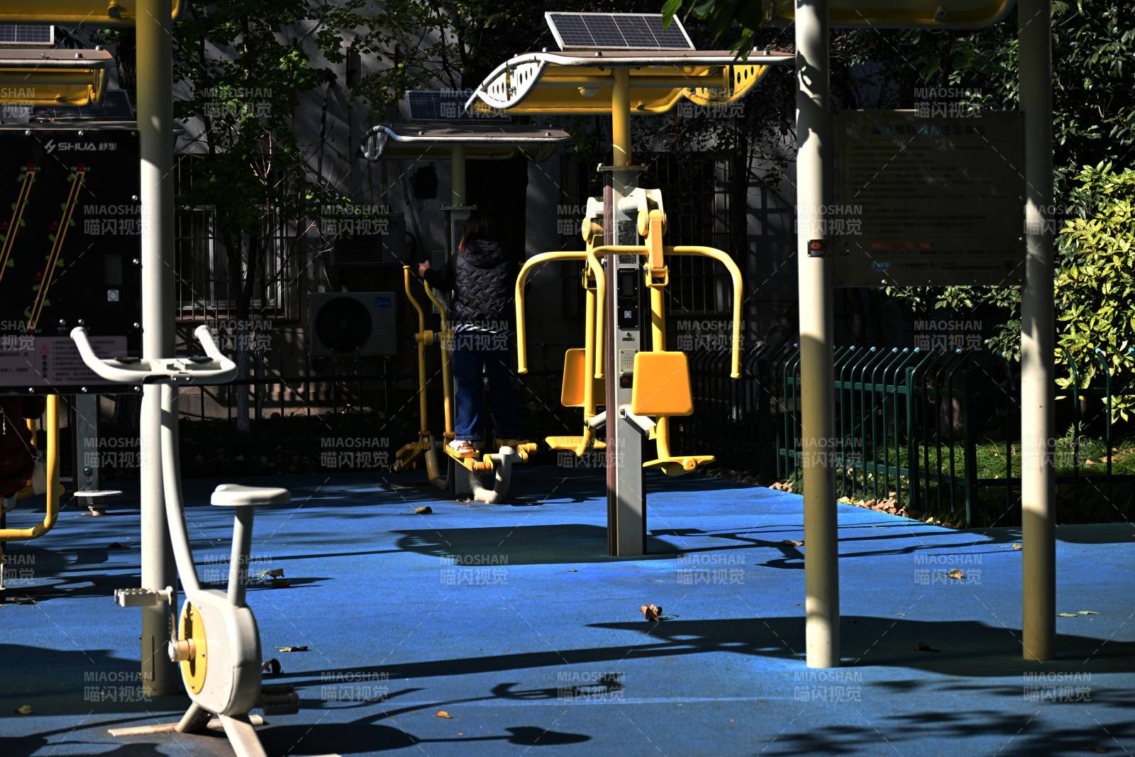 户外健身器材区