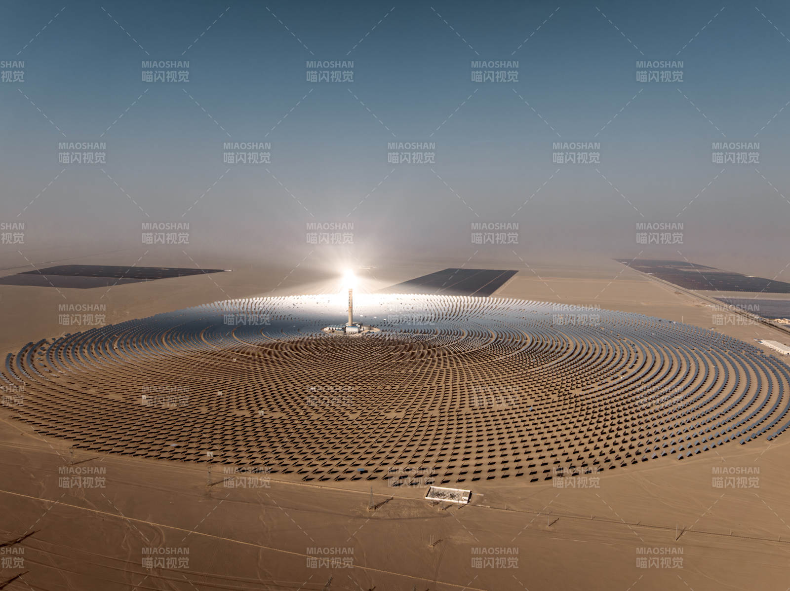 敦煌熔盐塔式光热电站绿色能源光伏发电大景