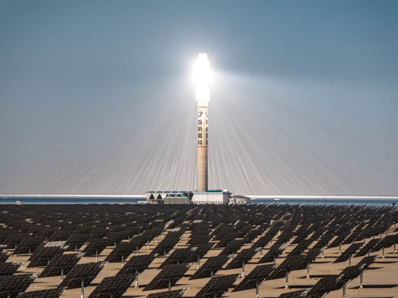 敦煌熔盐塔式光热电站绿色能源光伏发电地面