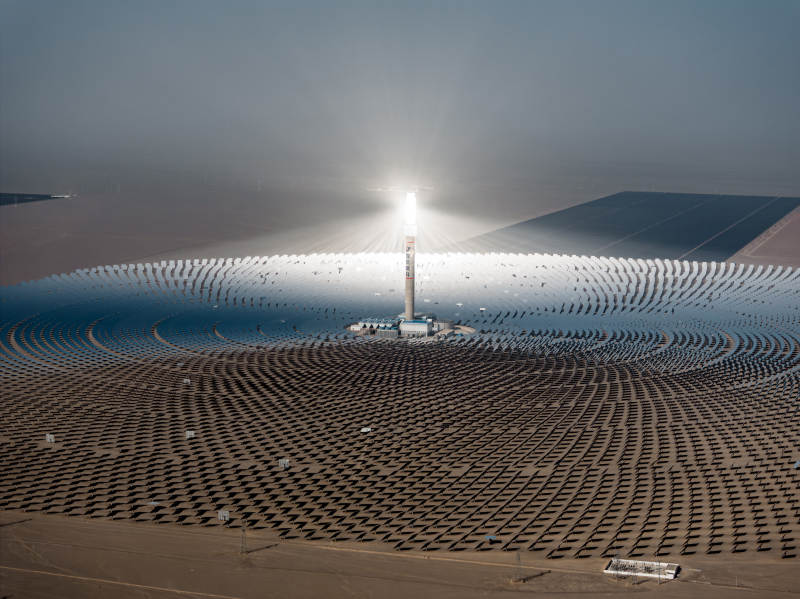 敦煌熔盐塔式光热电站绿色能源光伏发电全貌