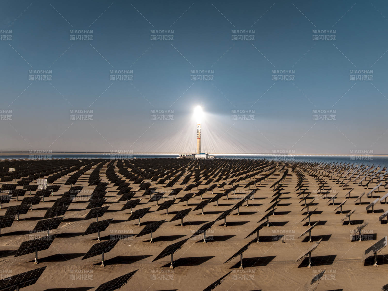 敦煌熔盐塔式光热电站绿色能源光伏发电沙漠