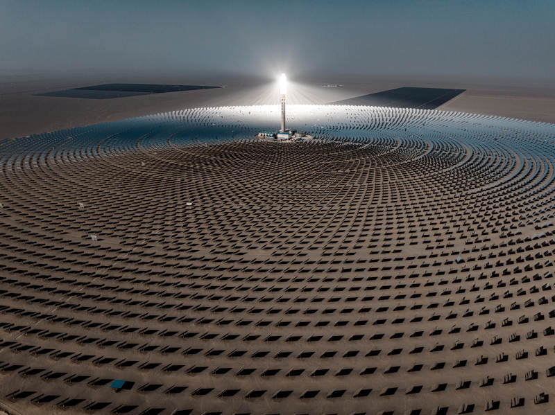 敦煌熔盐塔式光热电站绿色能源环保光伏发电