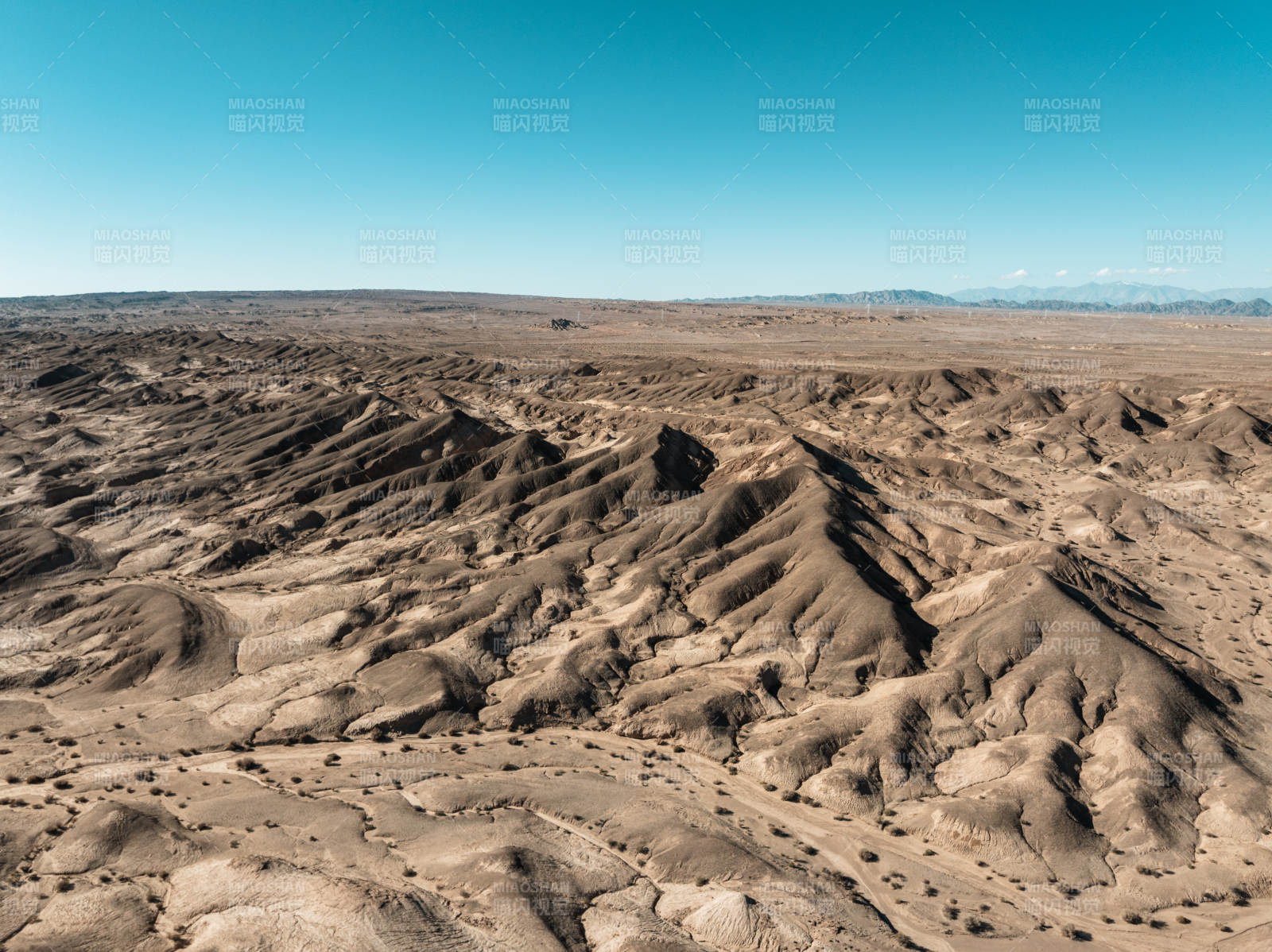 西北苍凉荒漠戈壁沙漠山脉干旱风蚀壮阔景观