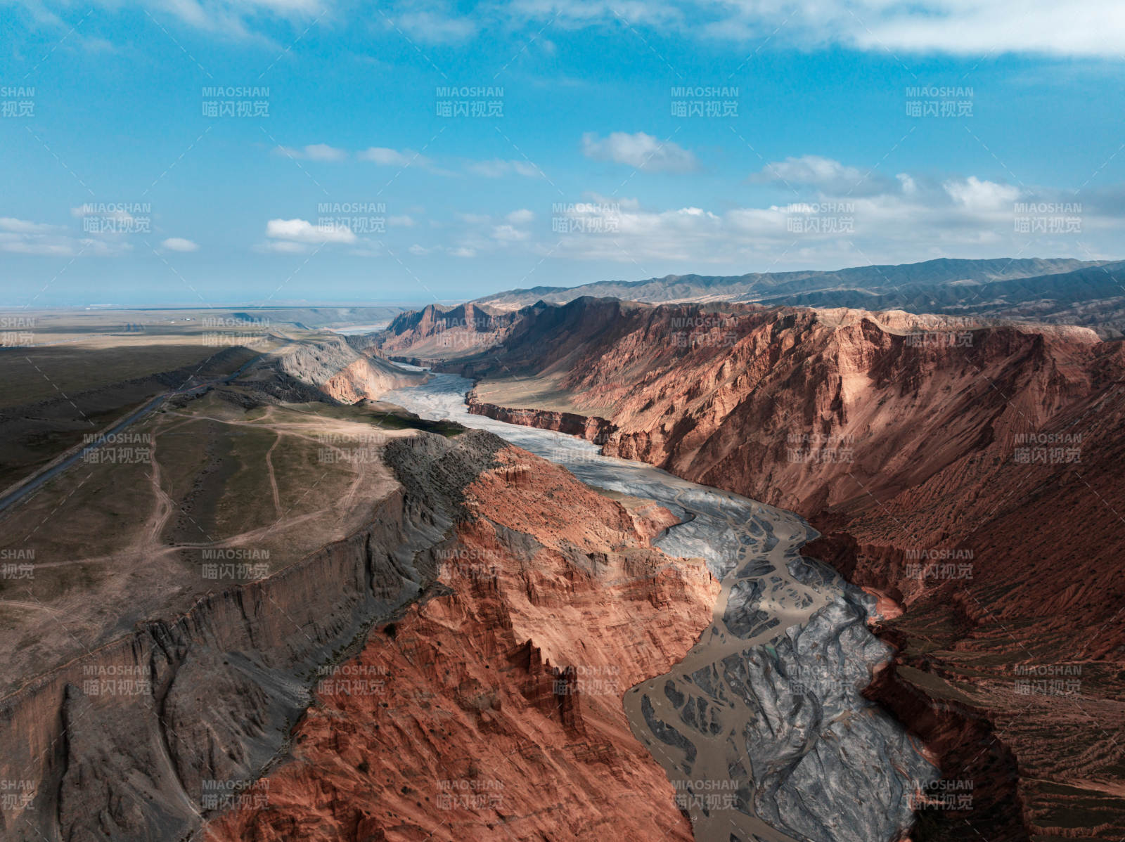 新疆安集海大峡谷红山大峡谷壮丽自然风光
