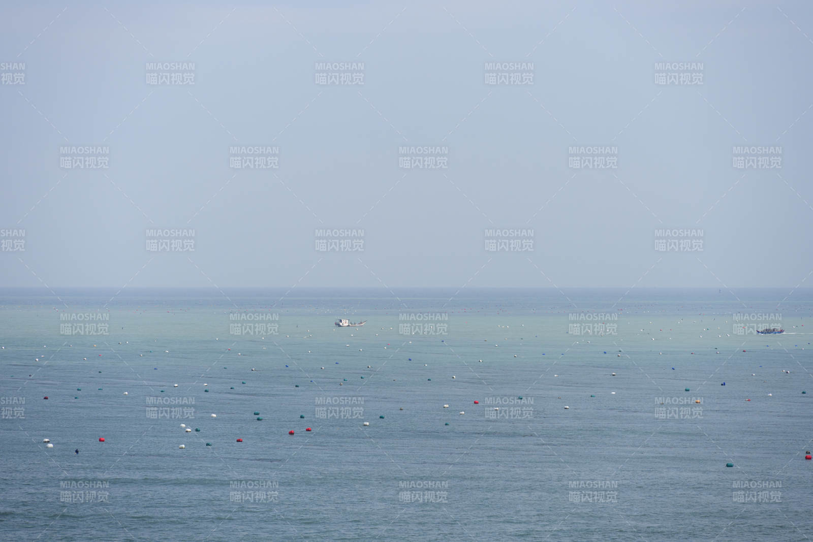 白塘湾海面浮标点点