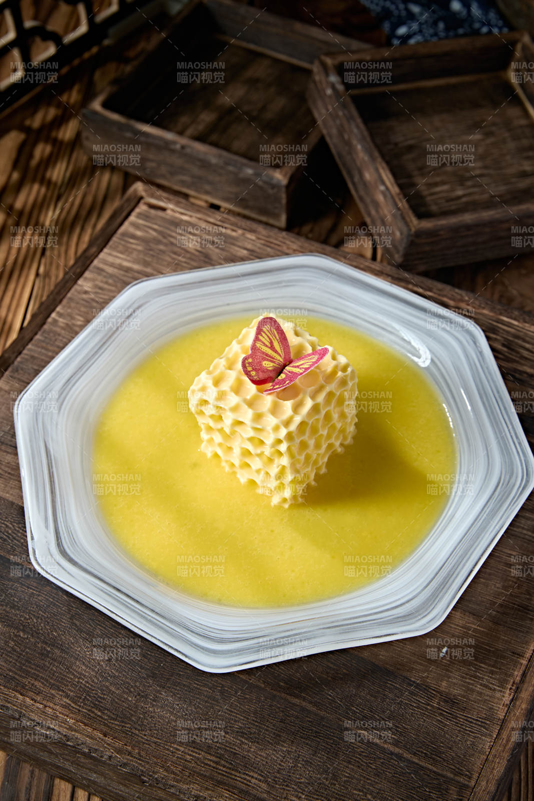 港式茶餐鸡蛋鲜奶香滑布丁