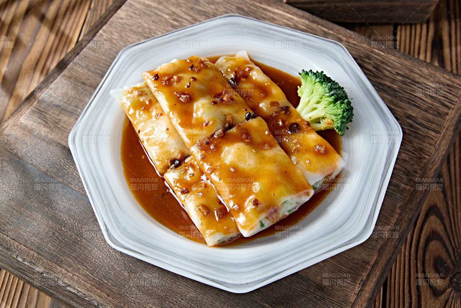 港式茶餐传统广式牛肉肠粉