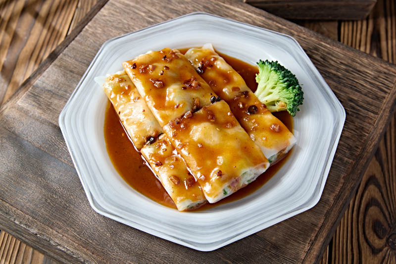 港式茶餐传统广式牛肉肠粉