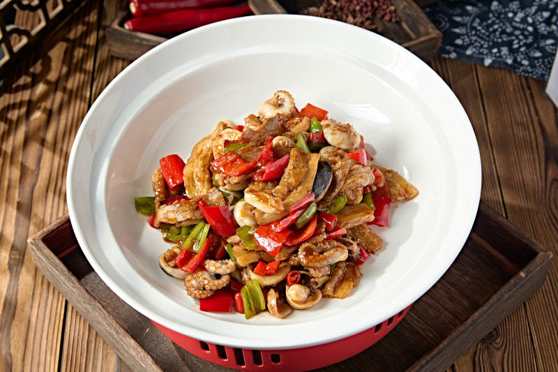 石锅彩椒五花肉辣炒小八爪