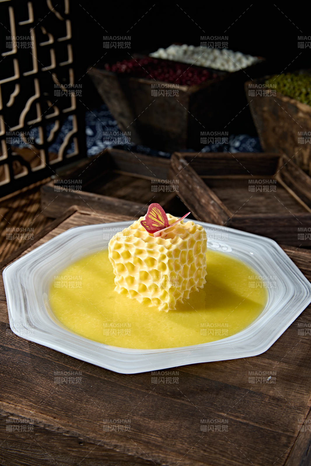 港式茶餐鸡蛋鲜奶香滑布丁