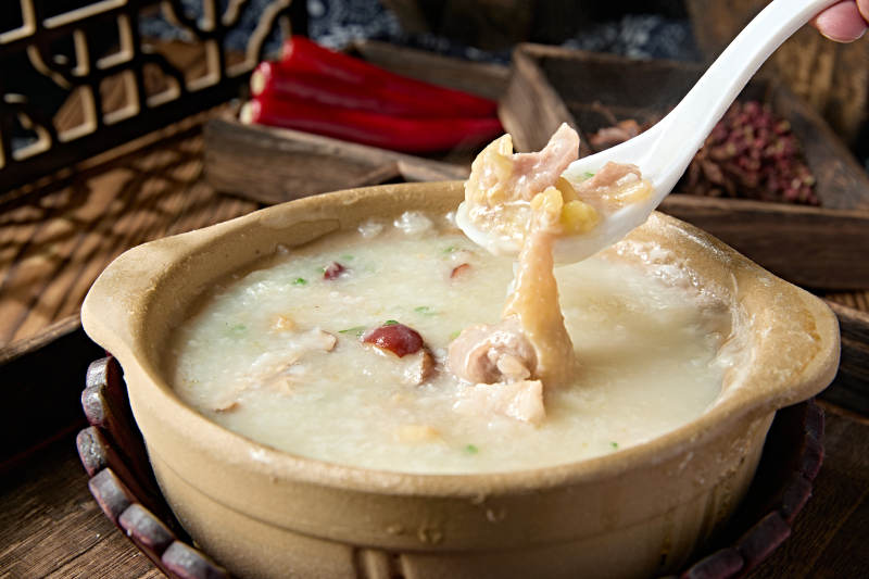 美味茶餐滋补砂锅滋补红枣鲜鸡生滚白粥