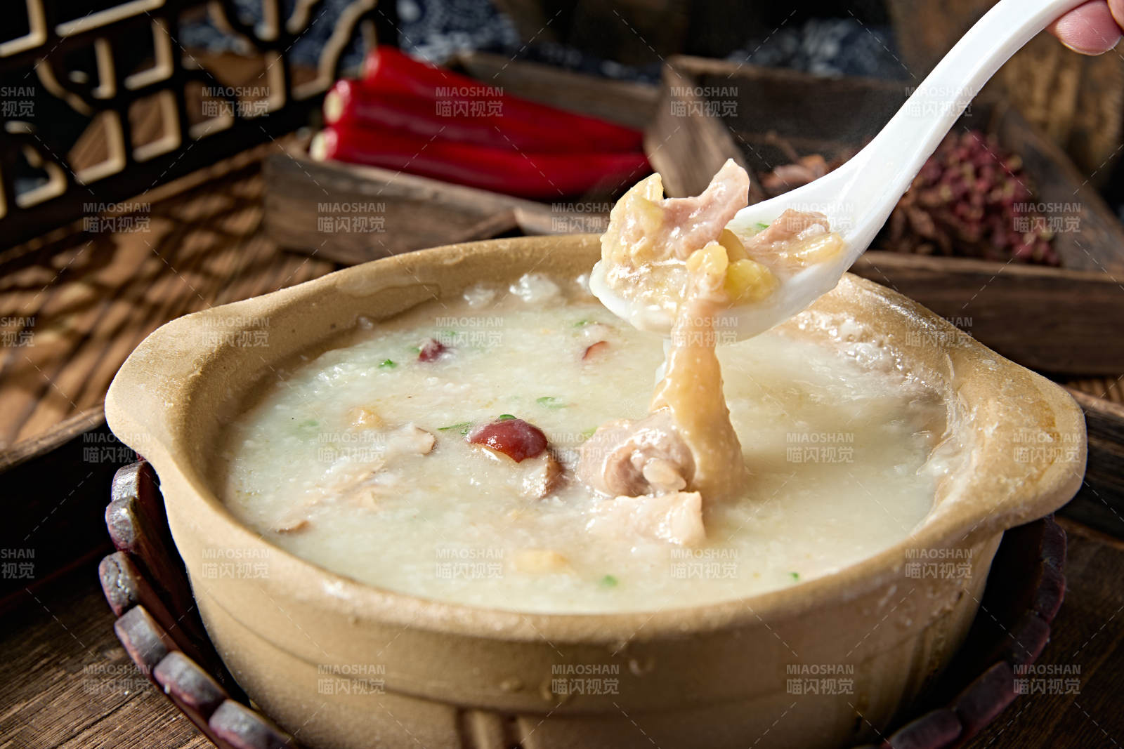 美味茶餐滋补砂锅滋补红枣鲜鸡生滚白粥