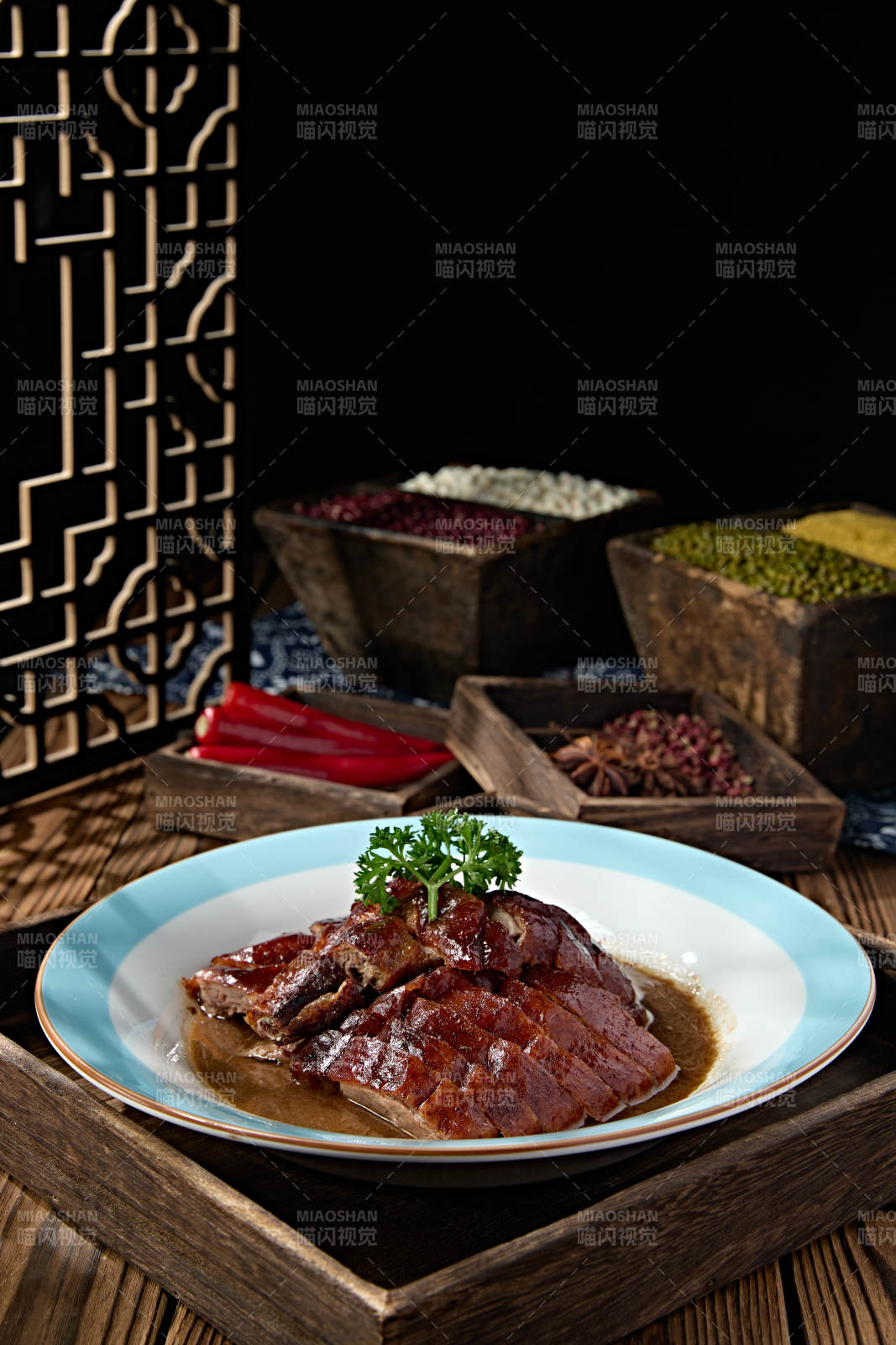 广式美味卤味烧鸭