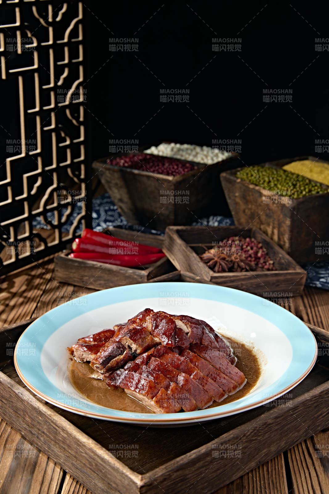 广式美味卤味烧鸭