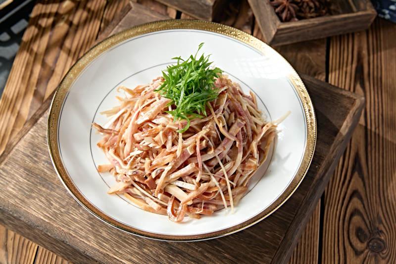 精美凉菜凉拌美味猪耳丝