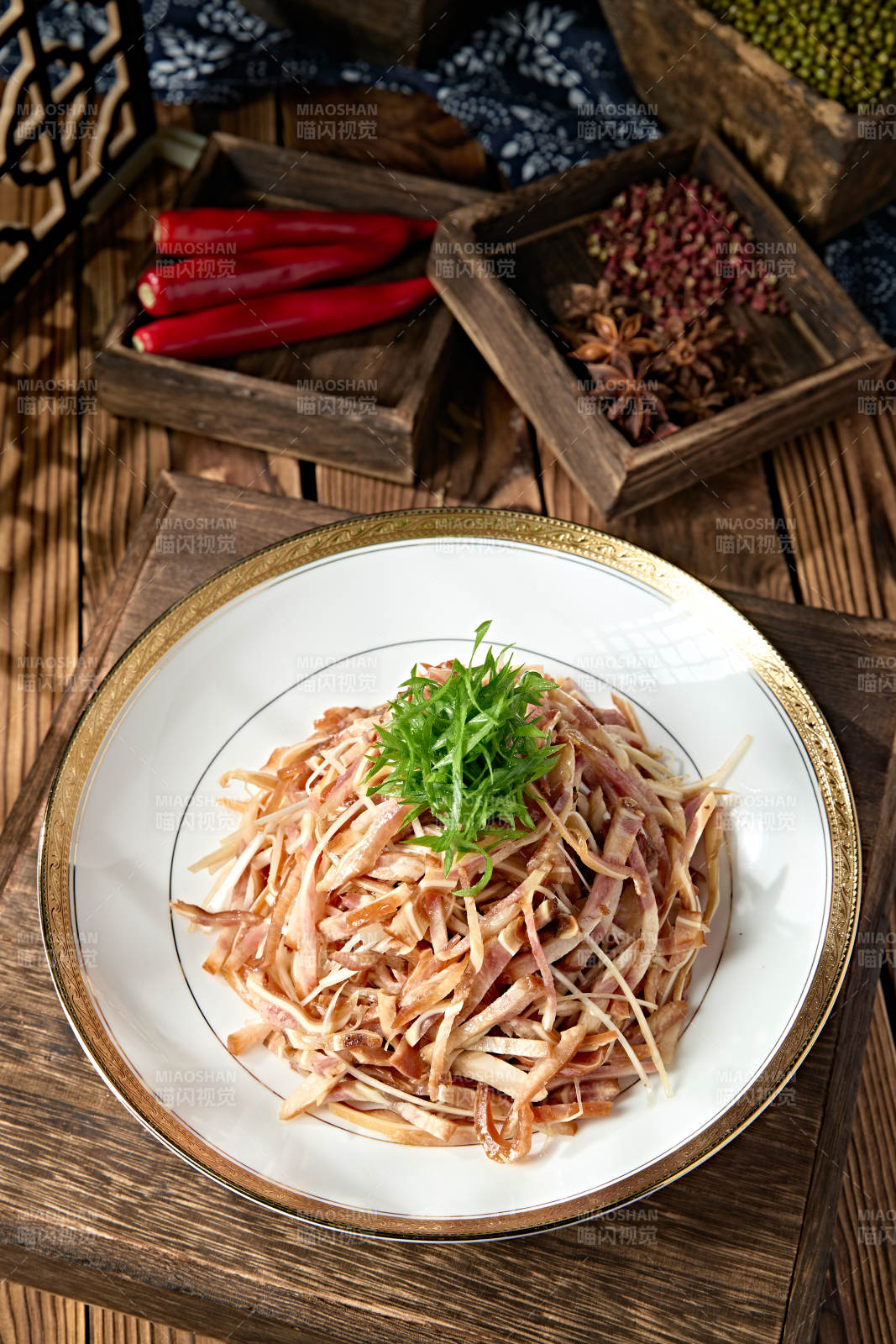 精美凉菜凉拌美味猪耳丝