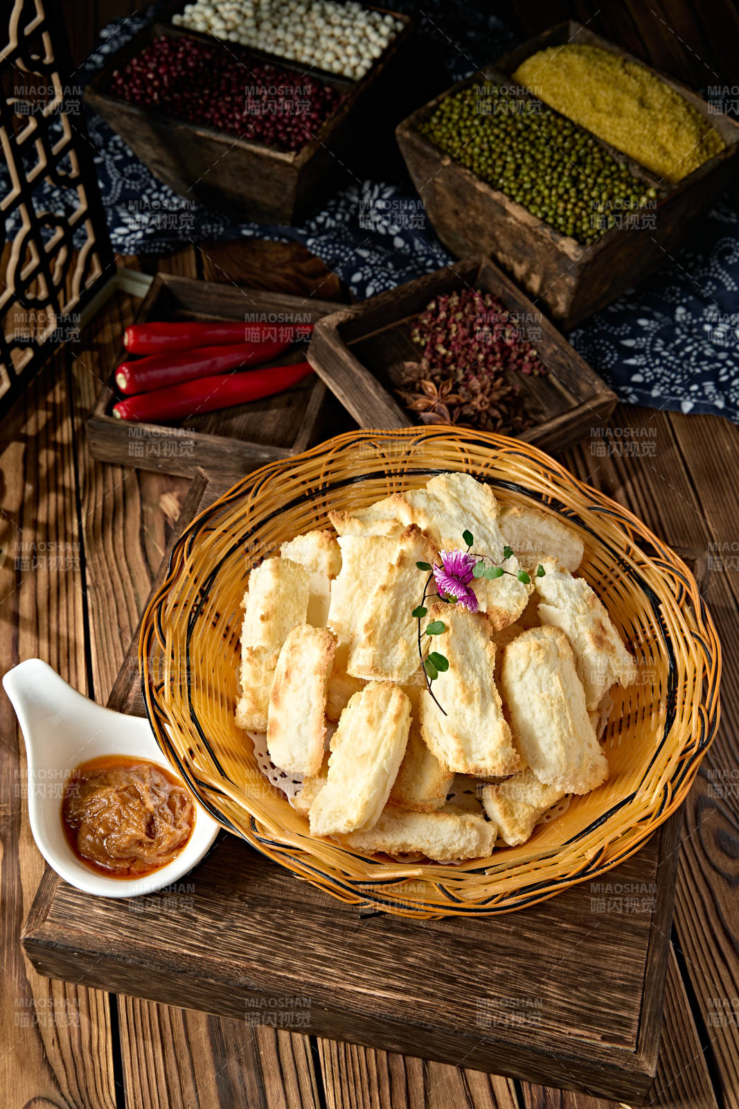 烘烤奶香酥脆手掰饅頭