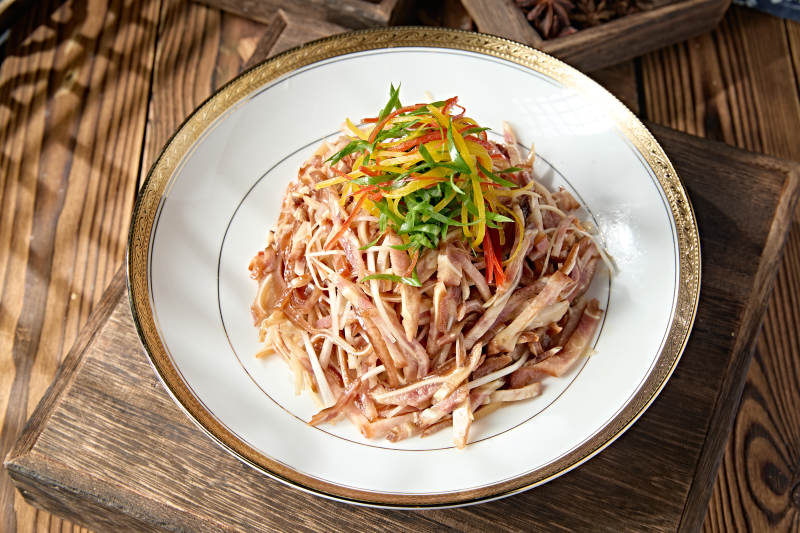 精美凉菜凉拌美味猪耳丝