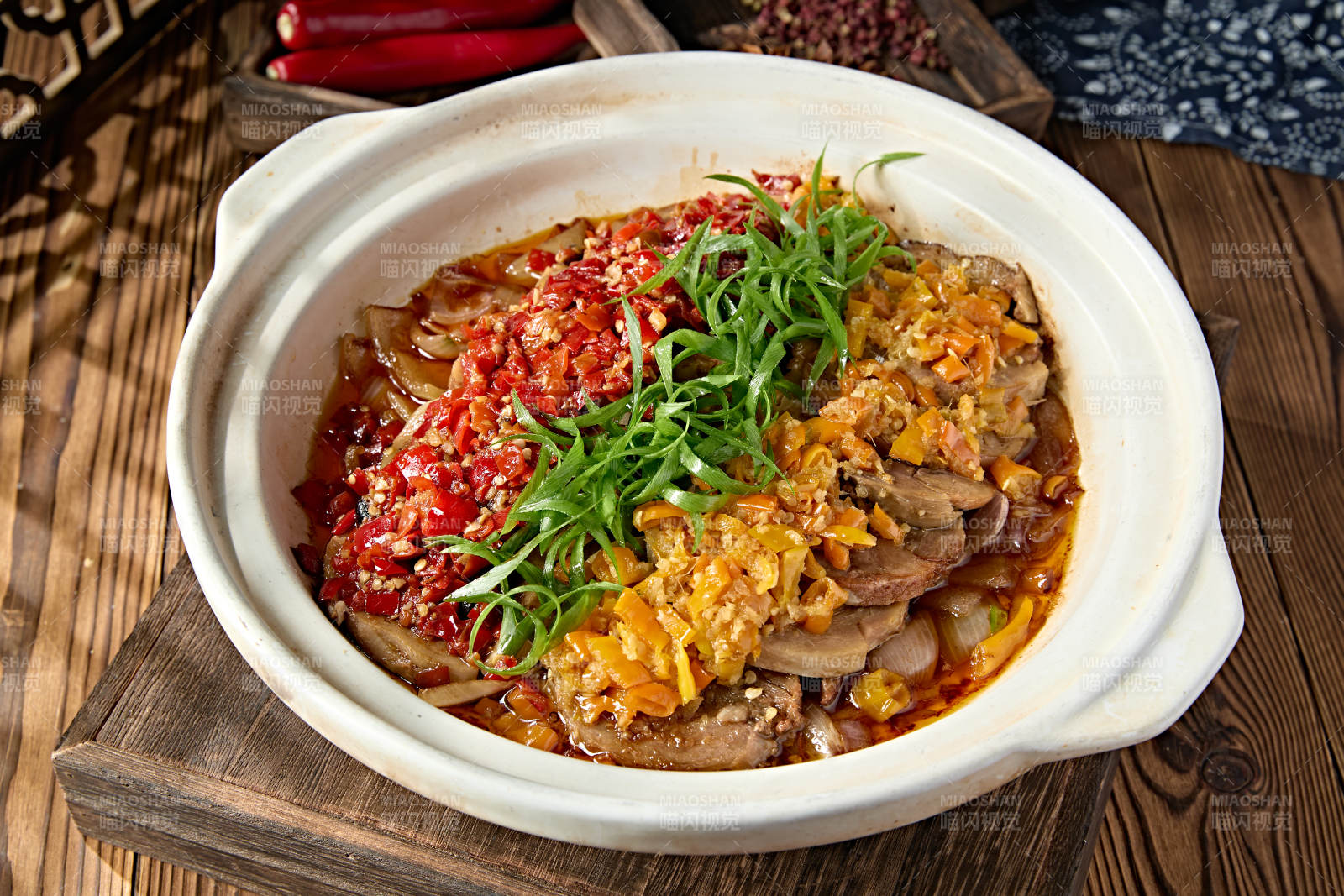 石鍋湘味剁椒豬肘子切片