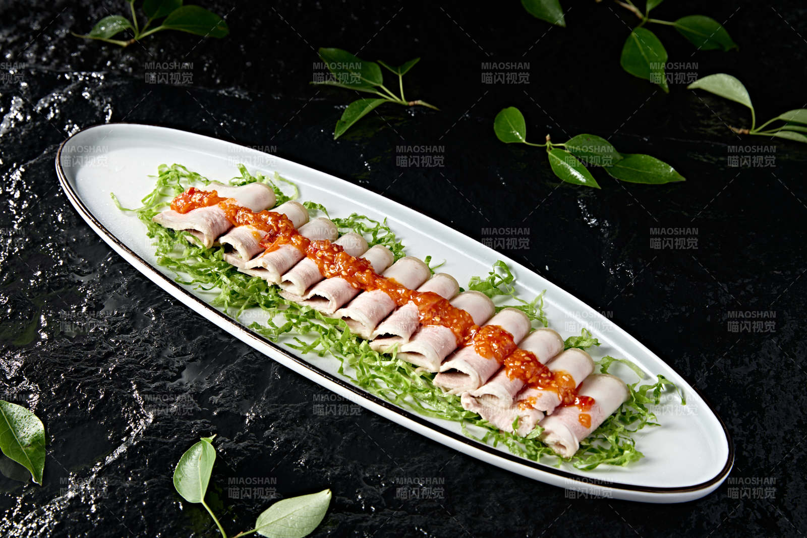 精美凉菜烧白肉配鲜椒酱