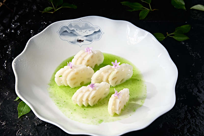 精美凉菜荷塘月色碧波藕