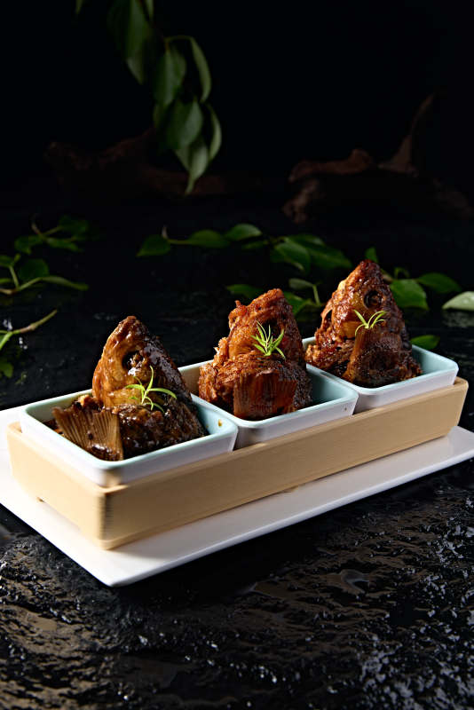 精美凉菜香酥野生高背鲫鱼