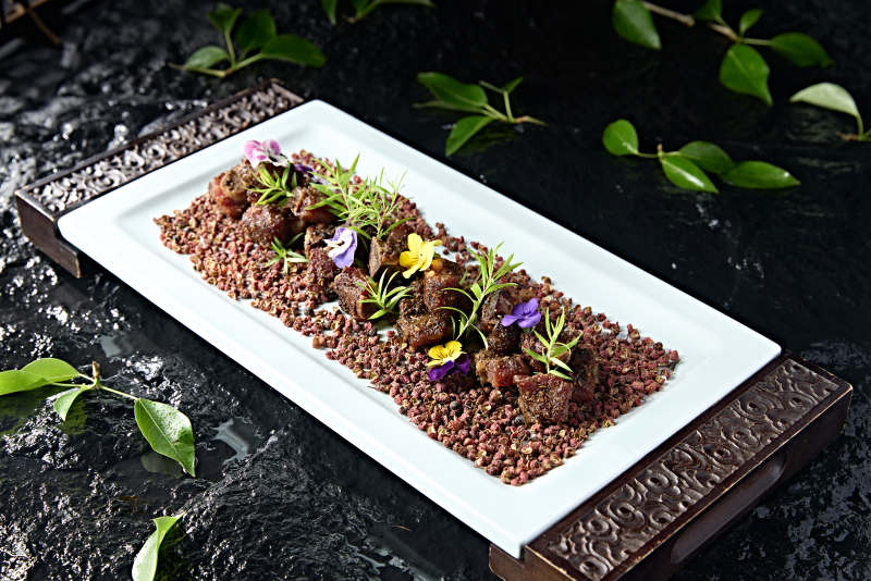 精美凉菜椒麻糖醋猪小排