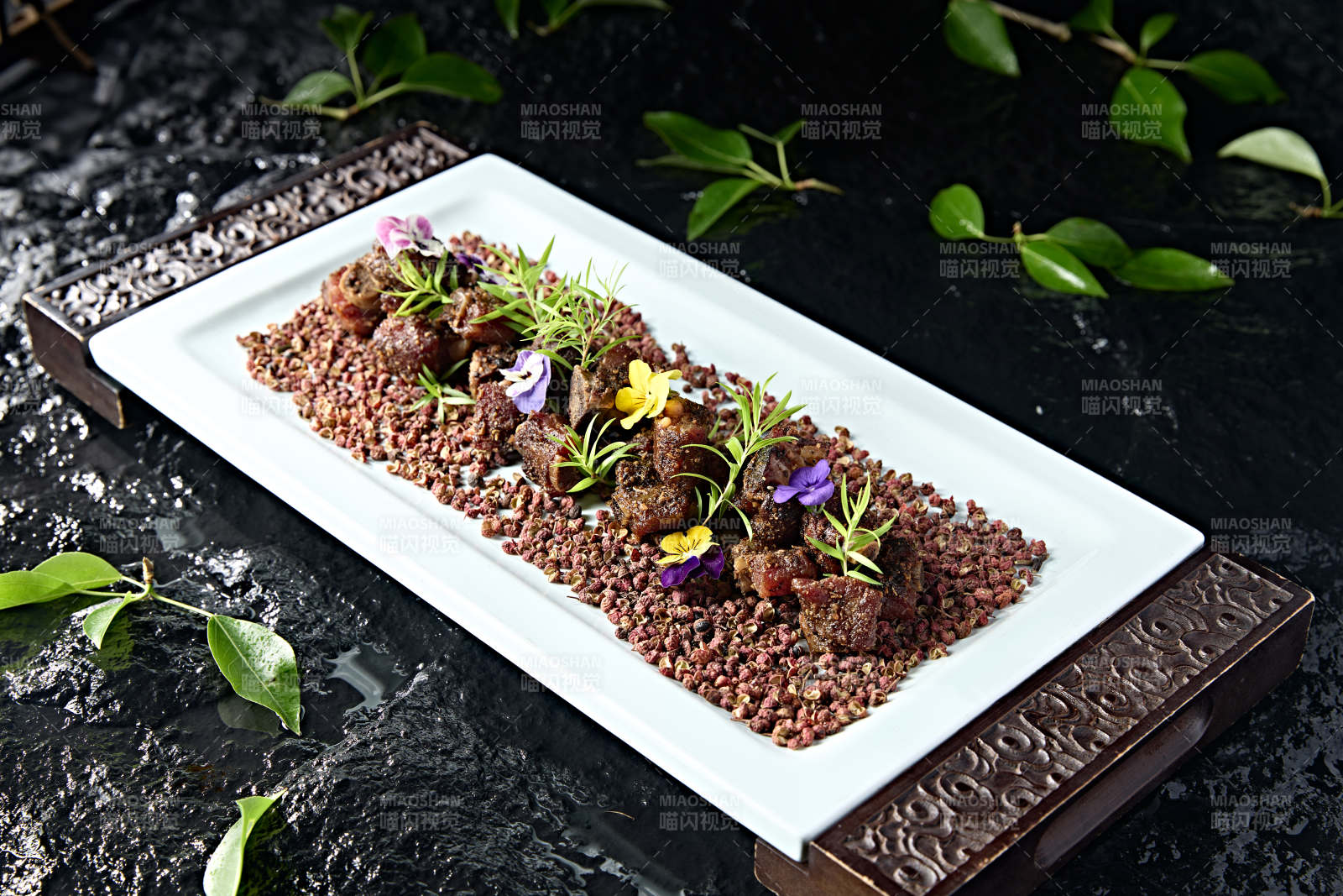 精美凉菜椒麻糖醋猪小排