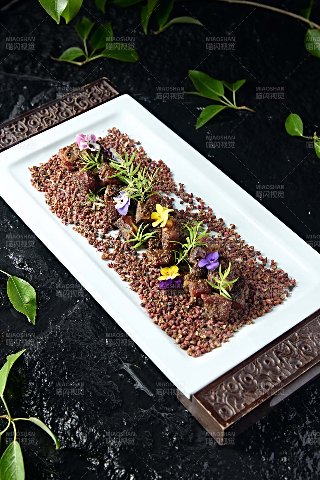 精美凉菜椒麻糖醋猪小排