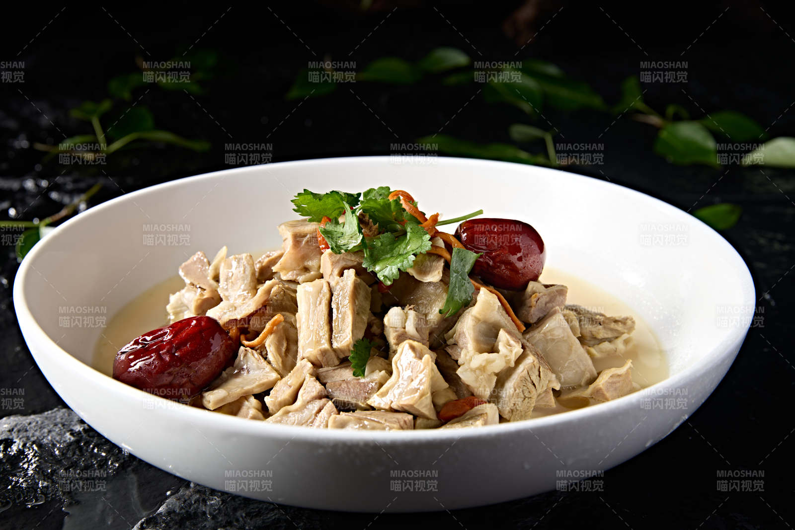 冬季滋補濃湯蟲草花枸杞紅棗燉羊五花肉