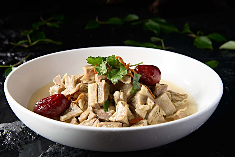 冬季滋补浓汤虫草花枸杞红枣炖羊五花肉