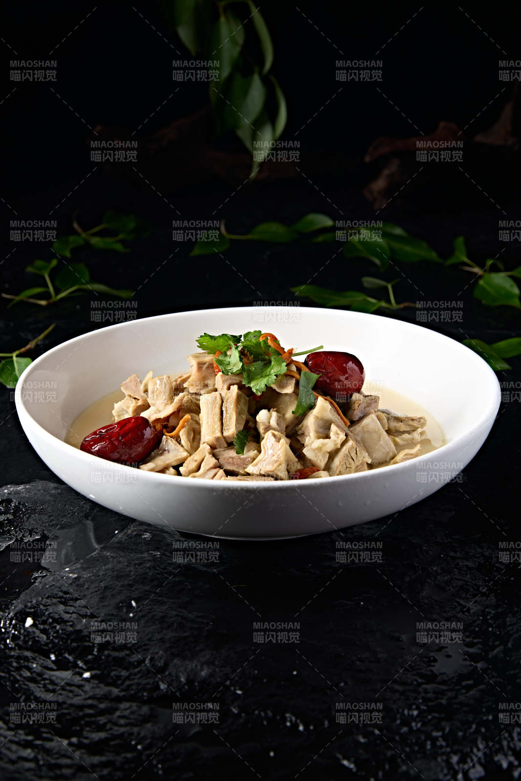 冬季滋補濃湯蟲草花枸杞紅棗燉羊五花肉