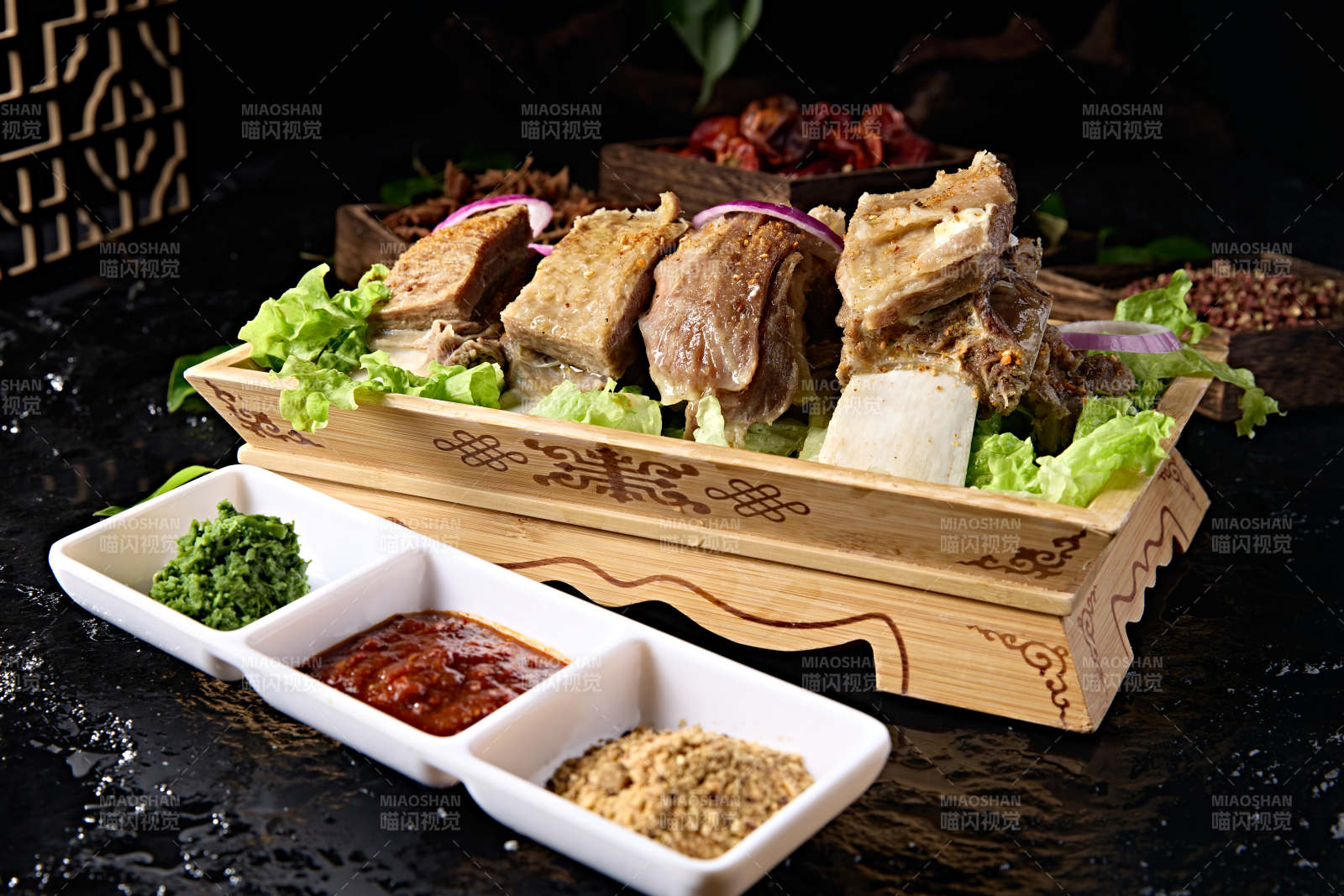 草原蒙族传统美食手把羊排